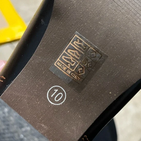 Women’s Black and Gold Western Booties - Picture 7 of 7